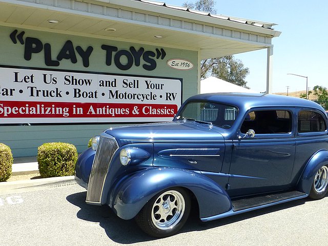 1937 Chevrolet Master Deluxe Photo