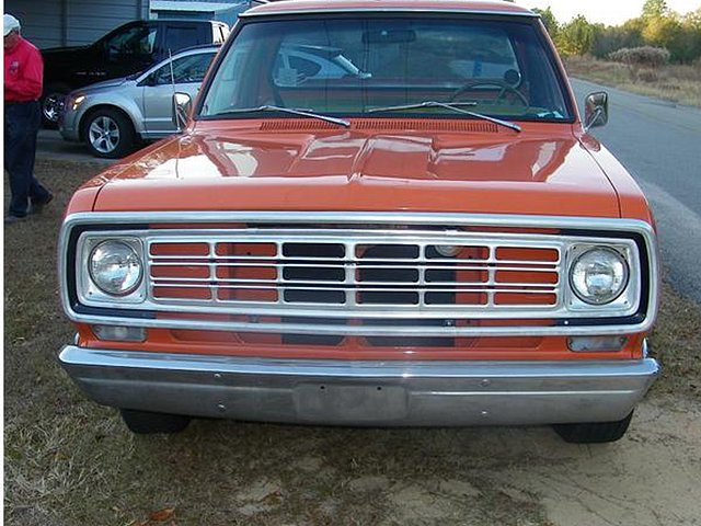 1976 Dodge D100 Photo