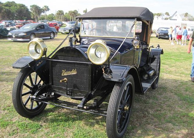 1913 Hupmobile Model 32 Photo