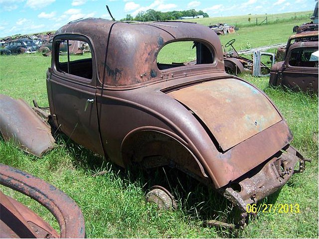 1935 Chevrolet 3-Window Coupe Photo