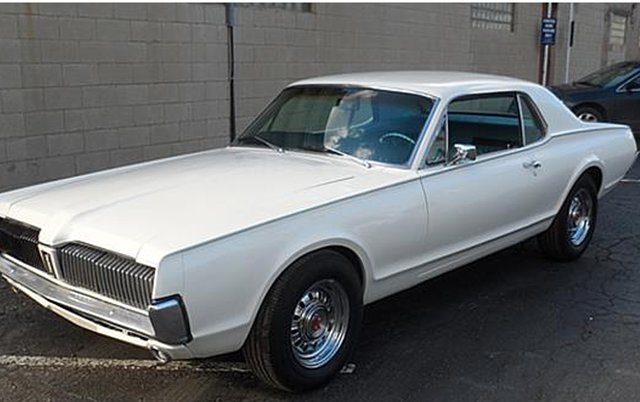 1967 Mercury Cougar Photo