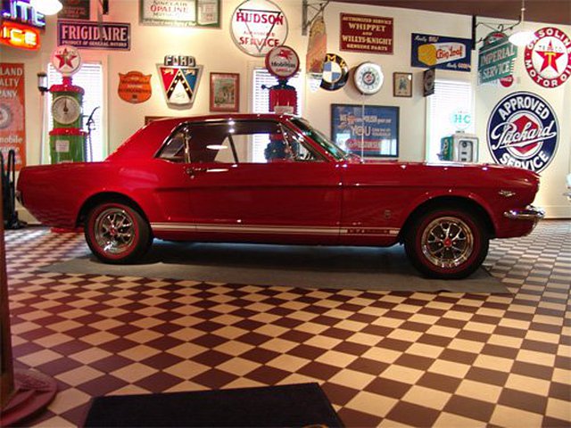 1965 Ford Mustang Photo