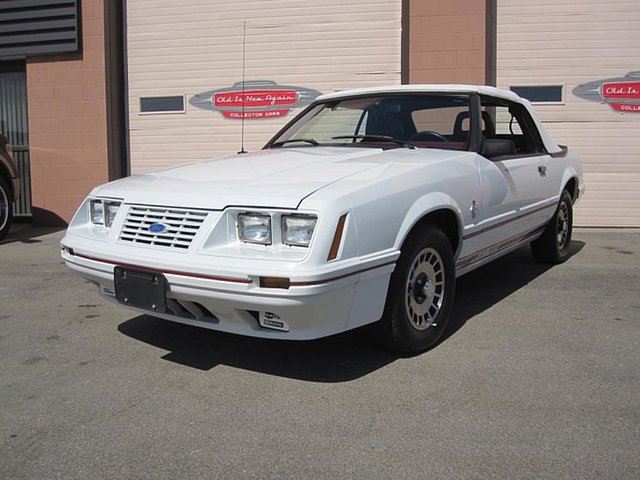 1984 Ford Mustang Photo