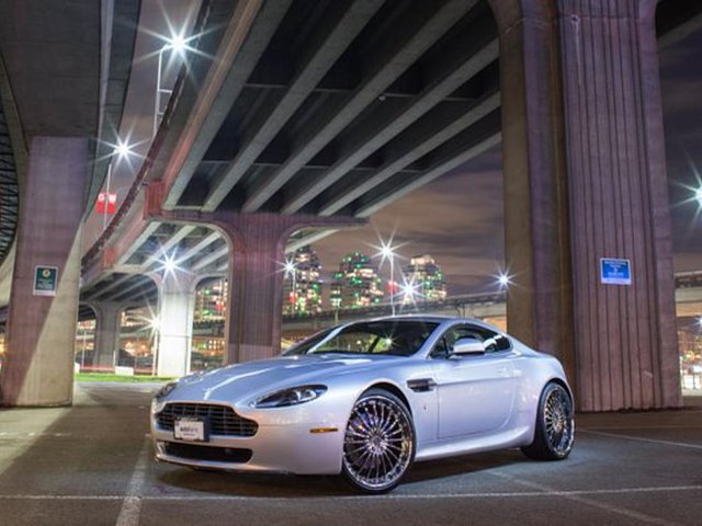 2011 Aston Martin V8 Vantage Photo