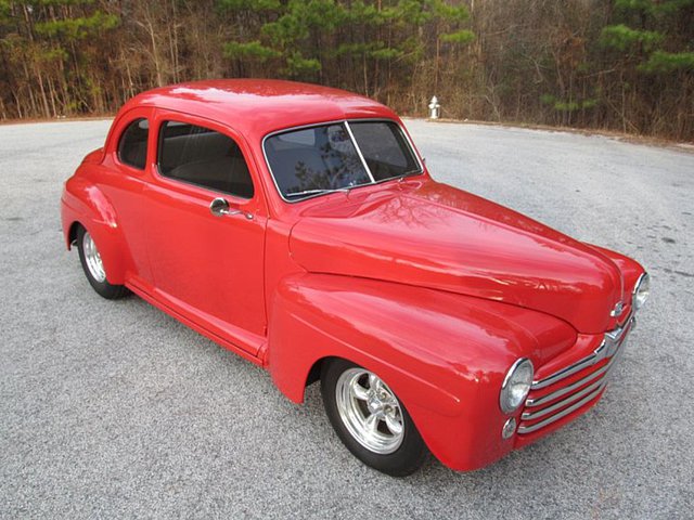 1947 Ford Super Deluxe Photo