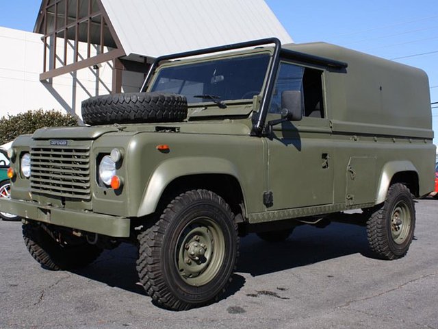 1987 Land Rover Defender 110 Photo