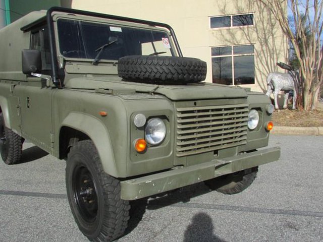 1986 Land Rover Defender 110 Photo