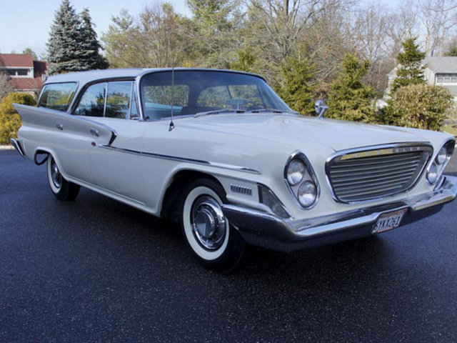 1961 Chrysler Town & Country Photo