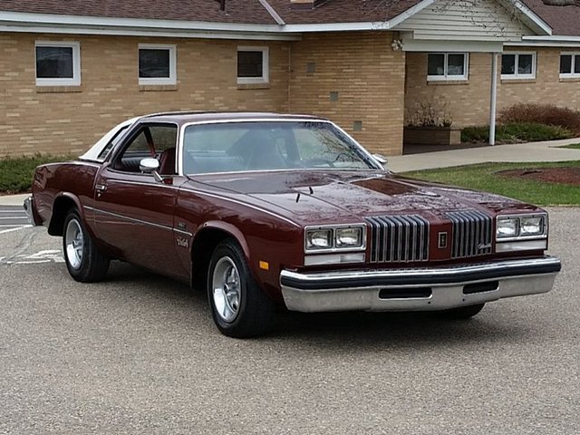 1976 Oldsmobile Cutlass Photo