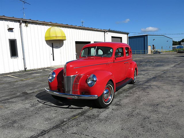 1940 Ford Deluxe Photo