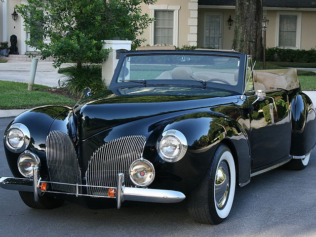 1940 Lincoln Continental Photo