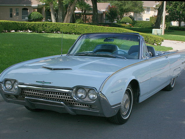 1962 Ford Thunderbird Photo